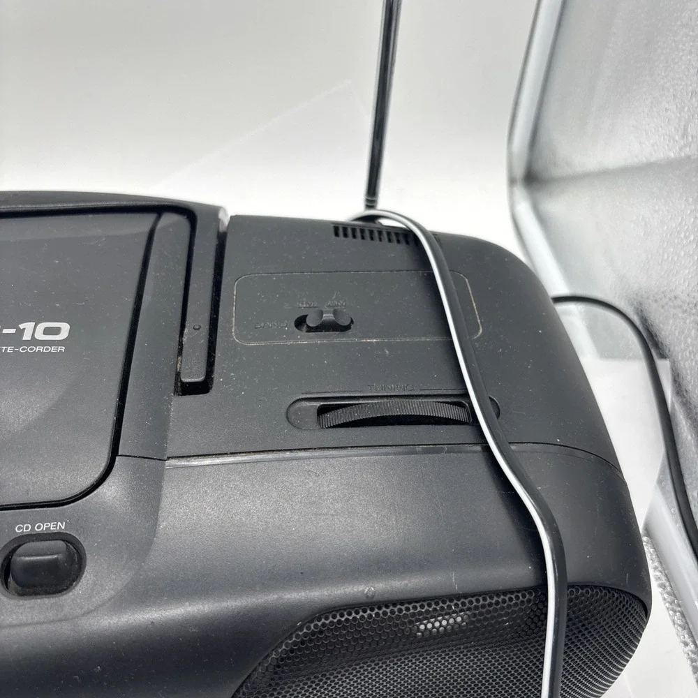 Sony CFD-10 CD  Player am fm radio boombox  Tape Needs Repair . Cd& Radio Work.